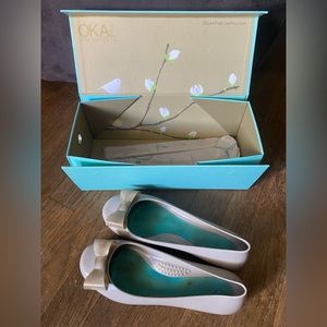 Okab women’s recycled rubber ballet flats, tan with tan bows, size 6